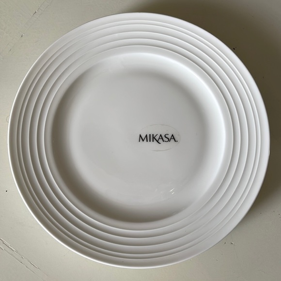 Mikasa CIARA Bone China Salad Plates Set of 4 Brand New - Picture 1 of 6